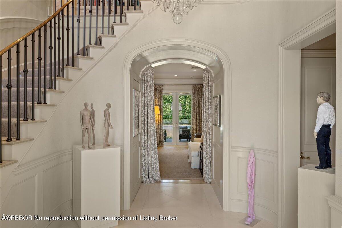259 Merrain Road Palm Beach, FL 33480 - Photo 8 of 57 Foyer