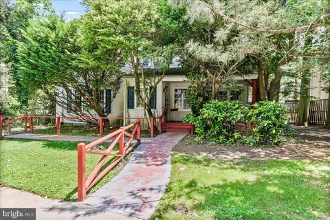 $679,000 | 4 East Lodges Lane, Bala Cynwyd, PA 19004