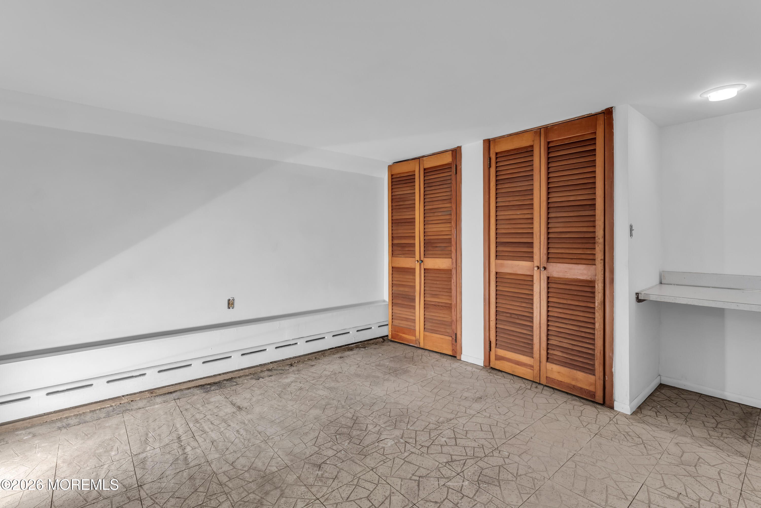 511 Robin Hood Road Brick, NJ 08724 - Photo 16 of 30 an empty room with a empty space