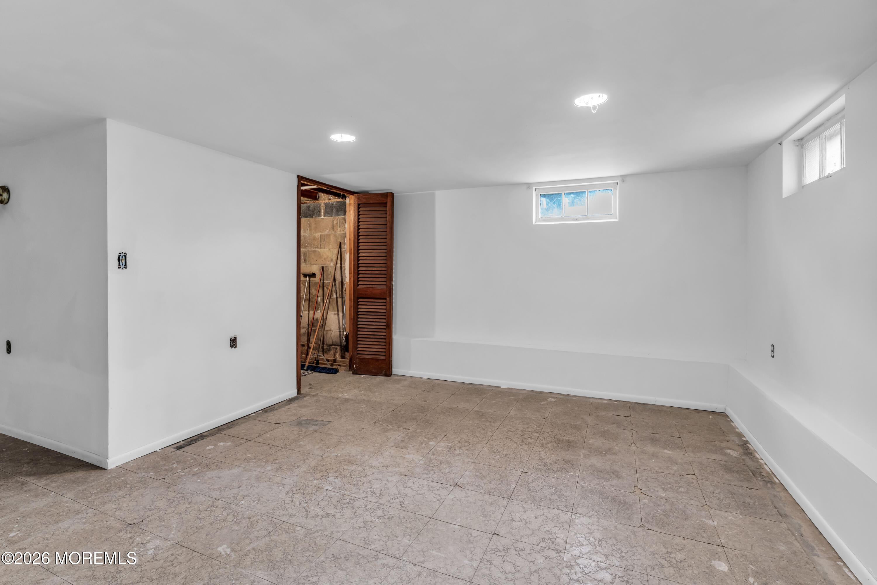 511 Robin Hood Road Brick, NJ 08724 - Photo 17 of 30 a view of an empty room