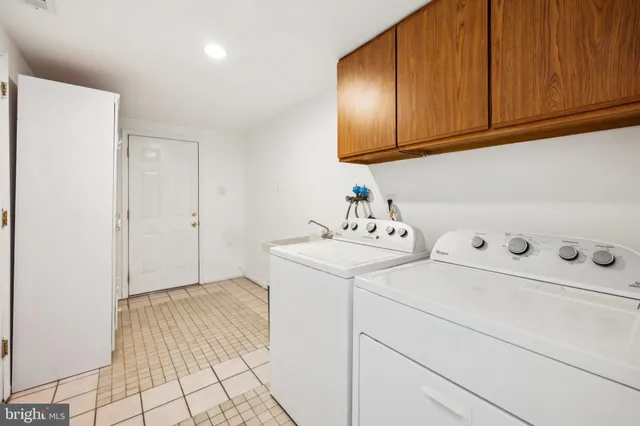 $525,000 | 1986 Greentree Road, Cherry Hill, NJ 08003