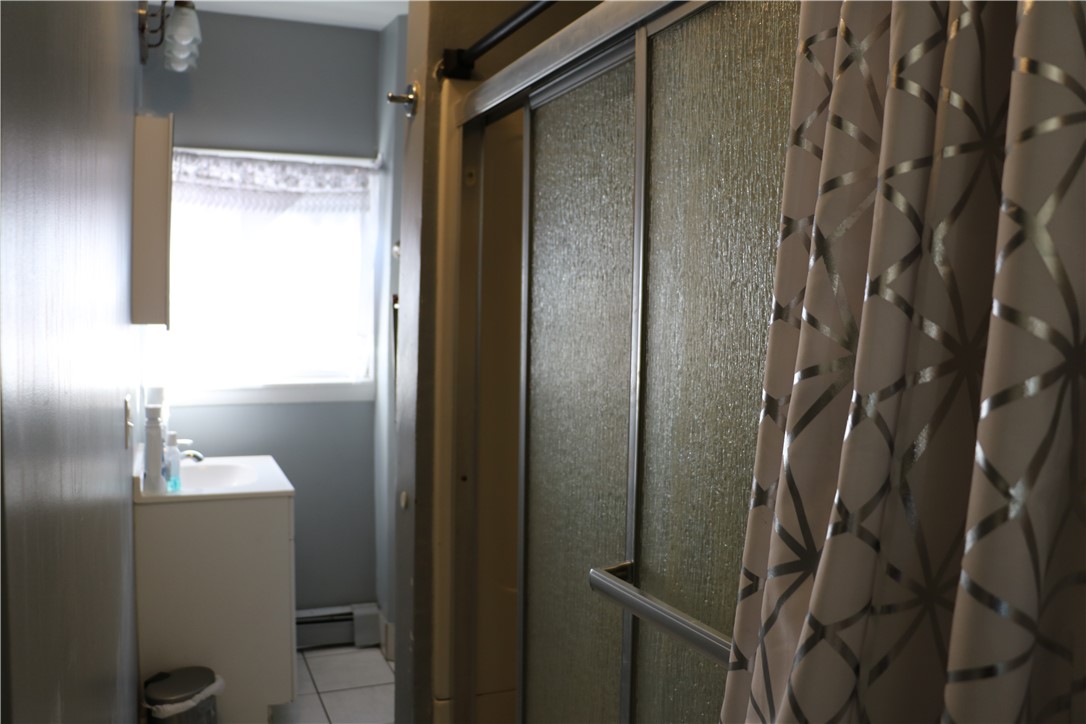 156 Sisson Street Pawtucket, RI 02860 - Photo 22 of 46