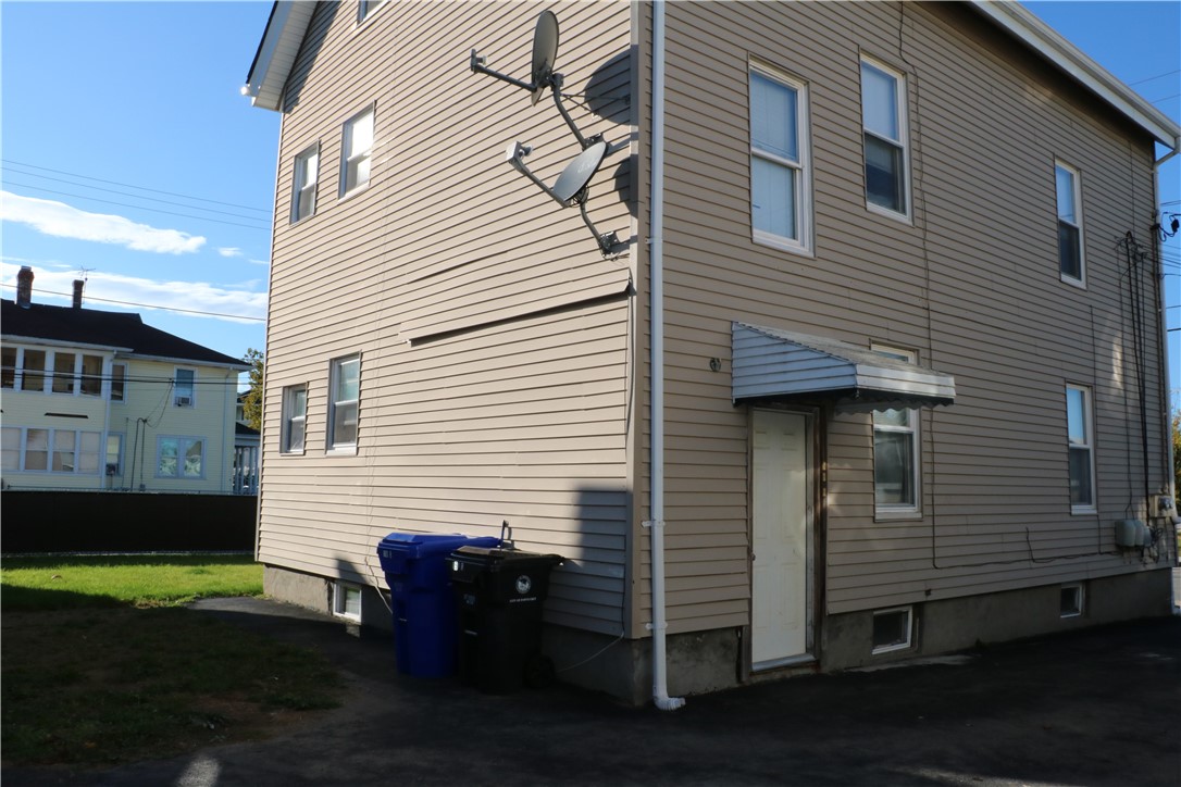 156 Sisson Street Pawtucket, RI 02860 - Photo 3 of 46