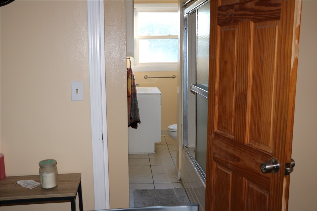 156 Sisson Street Pawtucket, RI 02860 - Photo 31 of 46