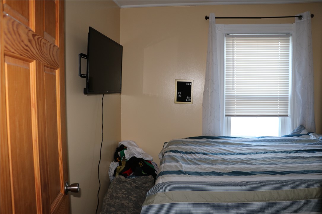 156 Sisson Street Pawtucket, RI 02860 - Photo 33 of 46