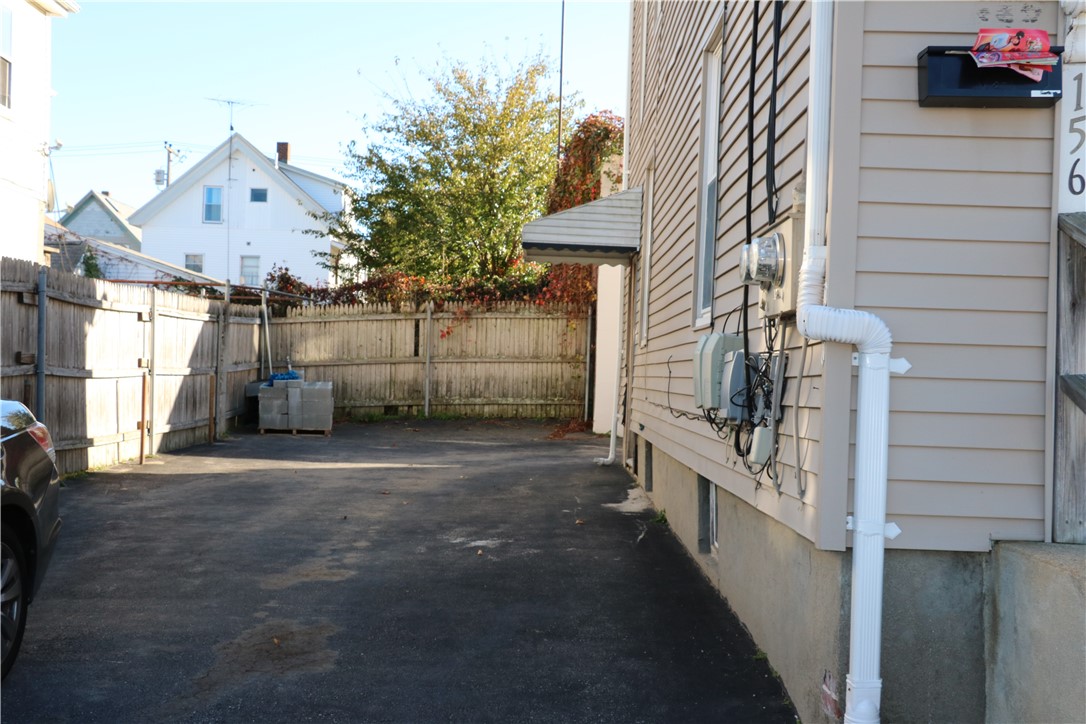 156 Sisson Street Pawtucket, RI 02860 - Photo 5 of 46