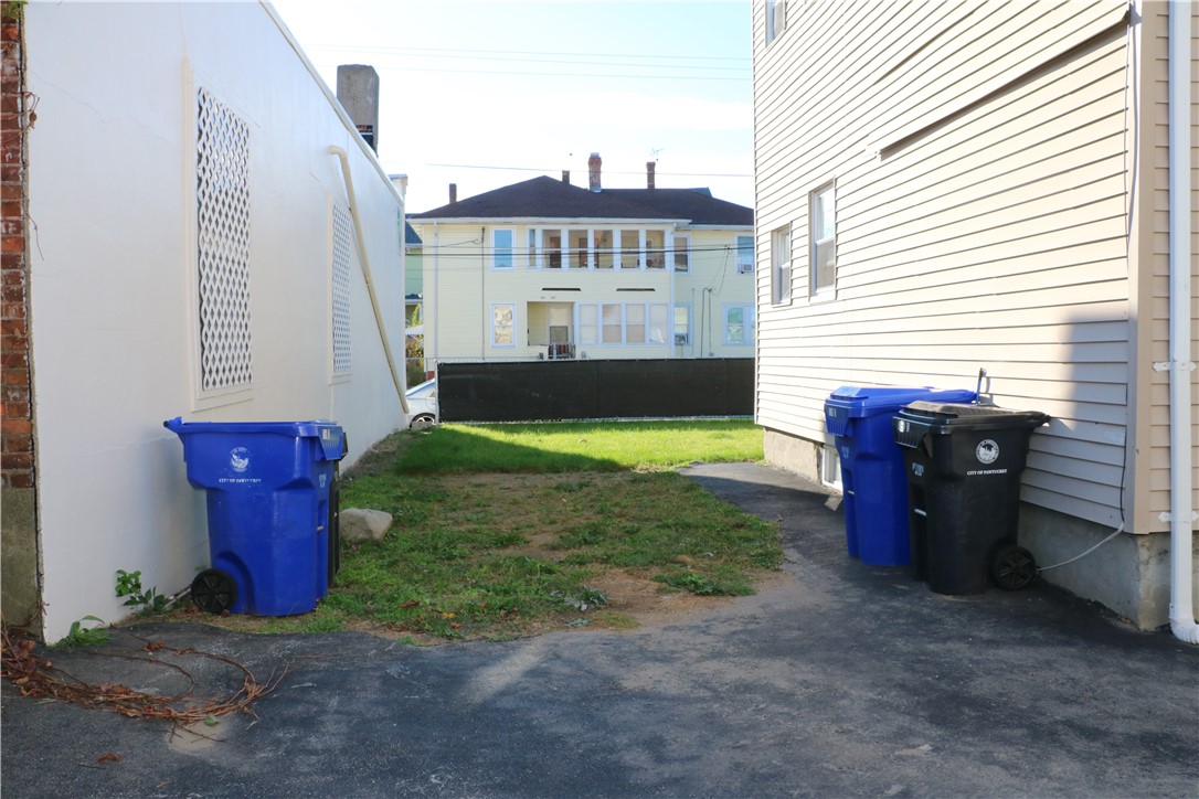 156 Sisson Street Pawtucket, RI 02860 - Photo 6 of 46