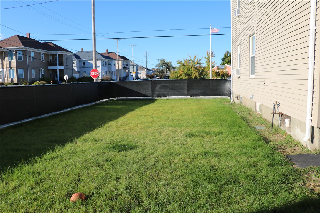 156 Sisson Street Pawtucket, RI 02860 - Photo 7 of 46