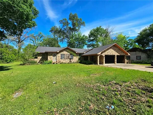 $130,000 | 622 North Preston Street, Marksville, LA 71351