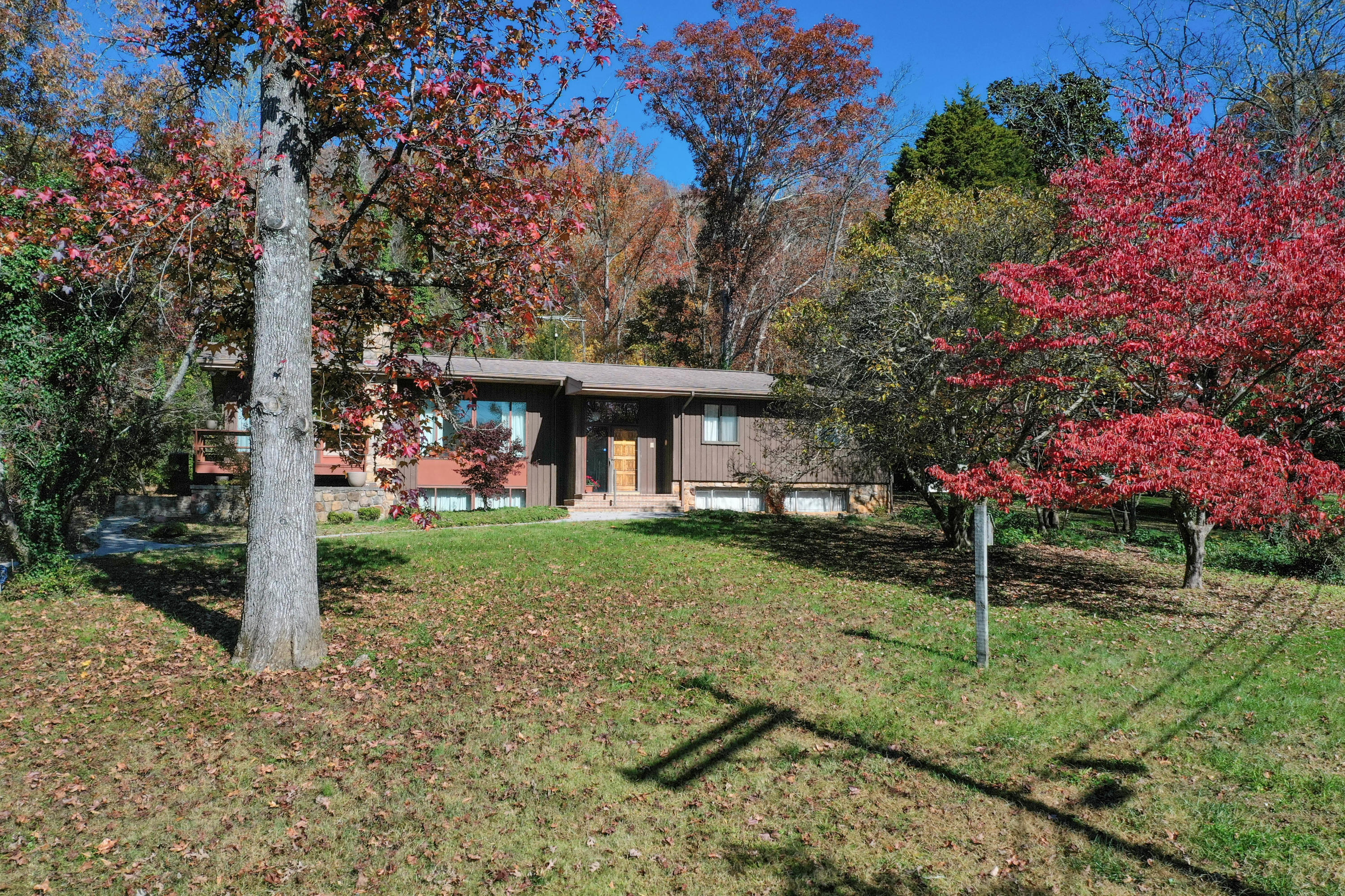 118 Canterbury Road Oak Ridge, TN 37830 - Photo 2 of 28 DJI_0037