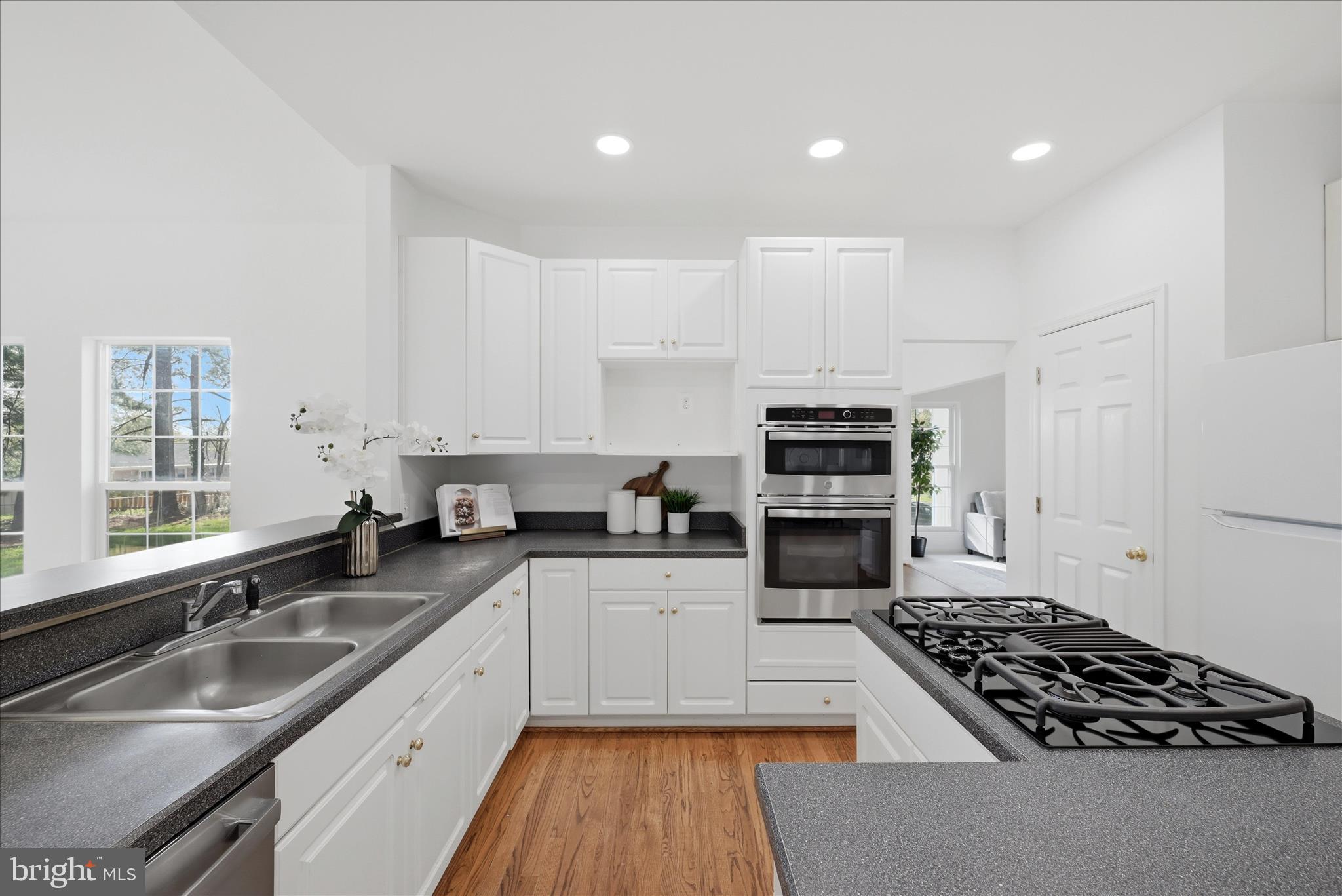 17550 Deavers Court Hamilton, VA 20158 - Photo 18 of 64 Kitchen