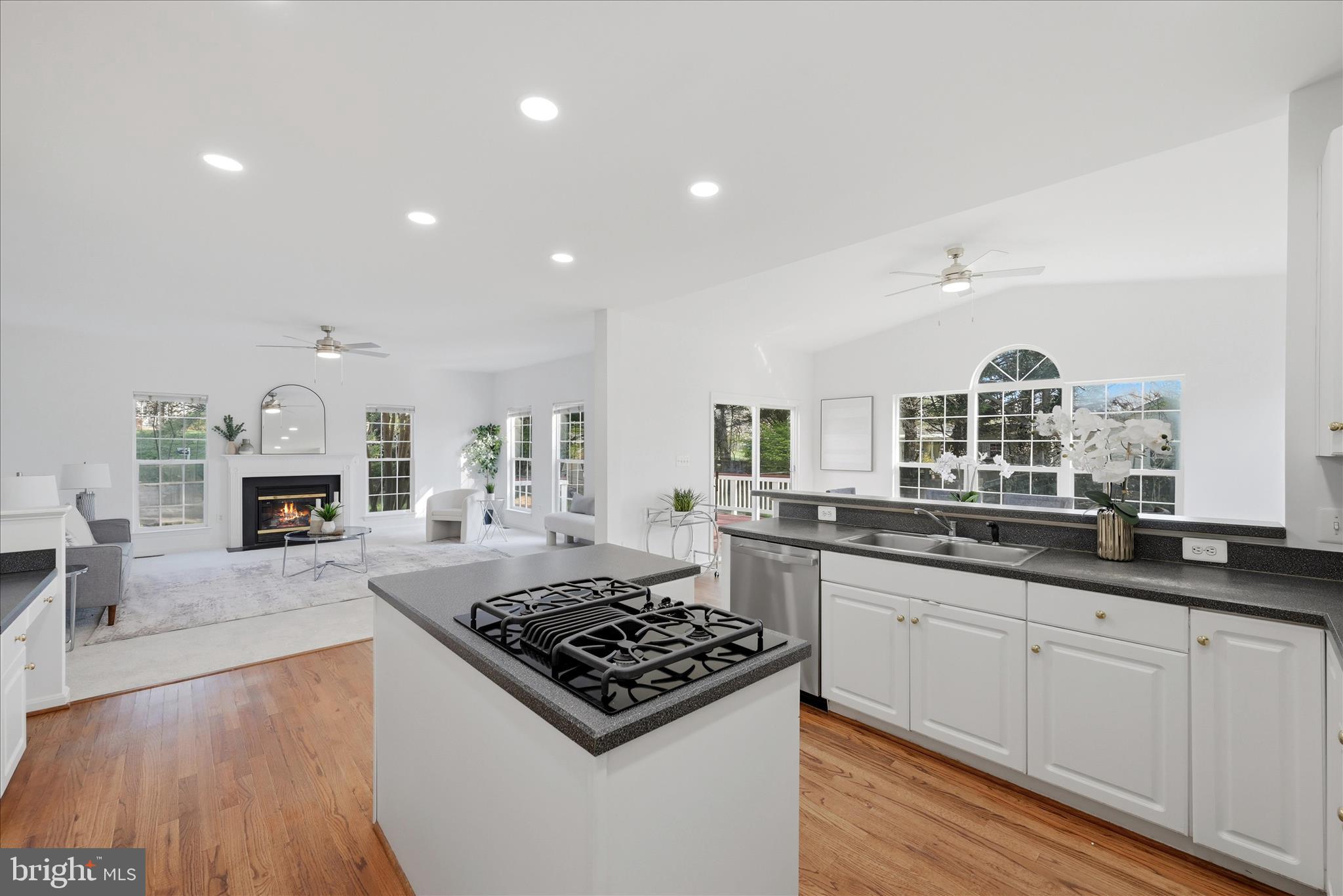 17550 Deavers Court Hamilton, VA 20158 - Photo 20 of 64 Kitchen