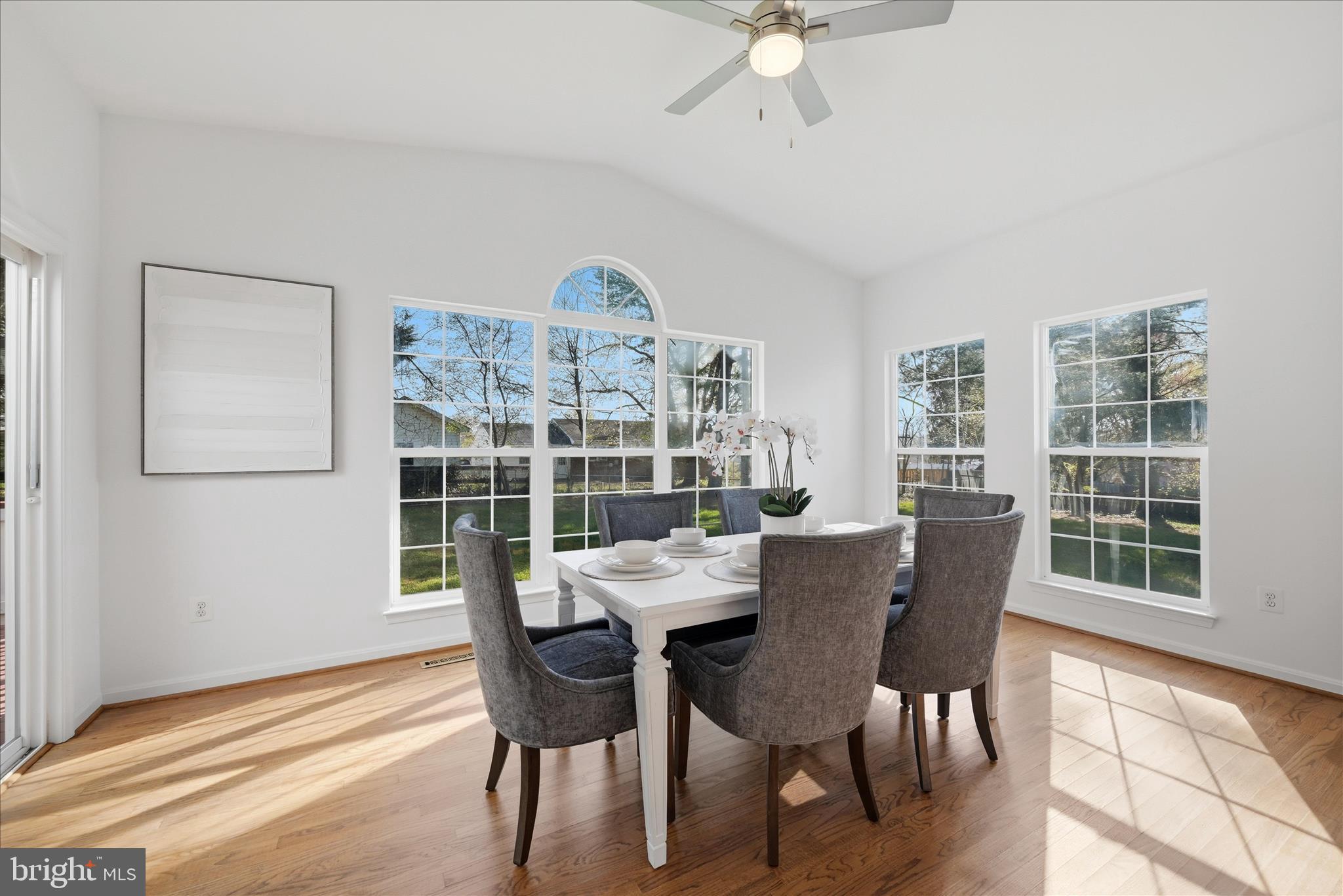 17550 Deavers Court Hamilton, VA 20158 - Photo 24 of 64 Sun Room