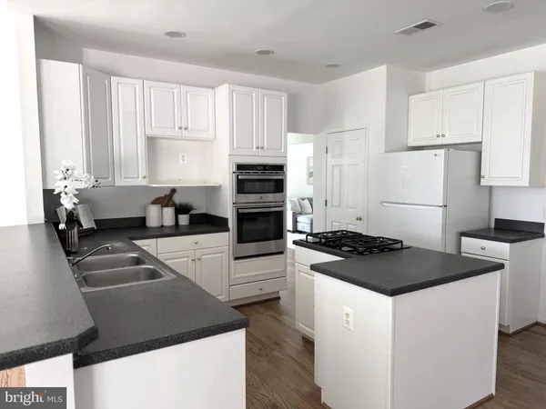 $850,000 | 17550 Deavers Court, Hamilton, VA 20158