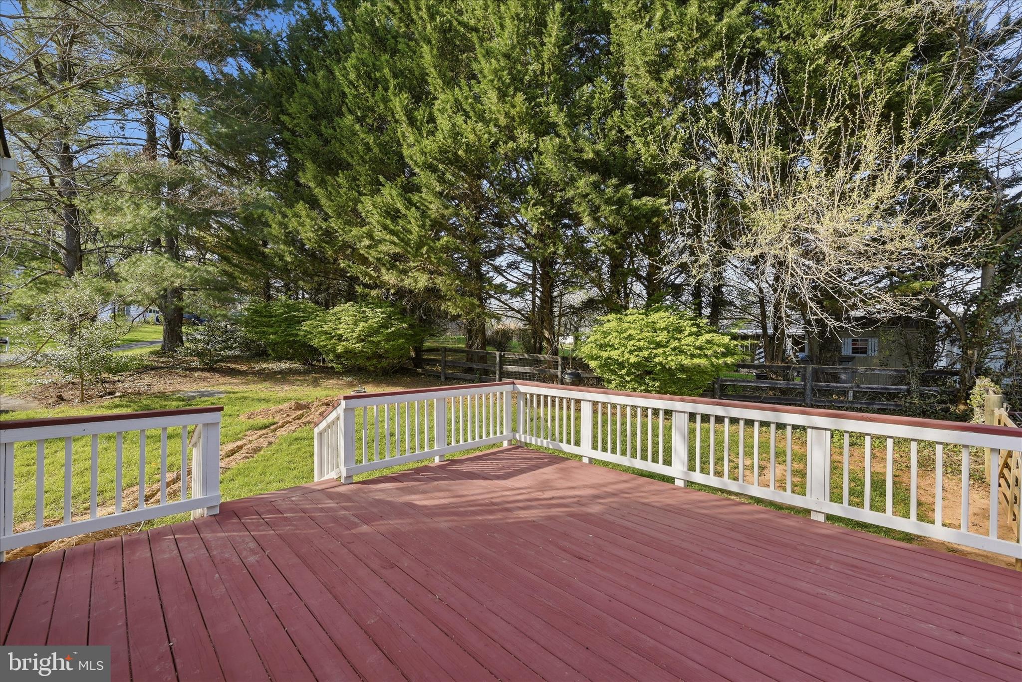 17550 Deavers Court Hamilton, VA 20158 - Photo 27 of 64 Deck