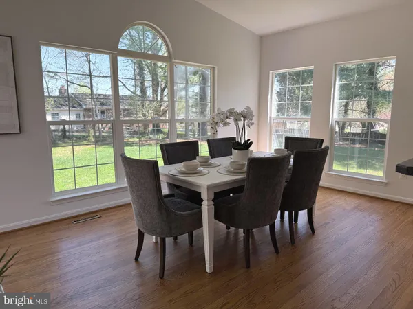 $850,000 | 17550 Deavers Court, Hamilton, VA 20158