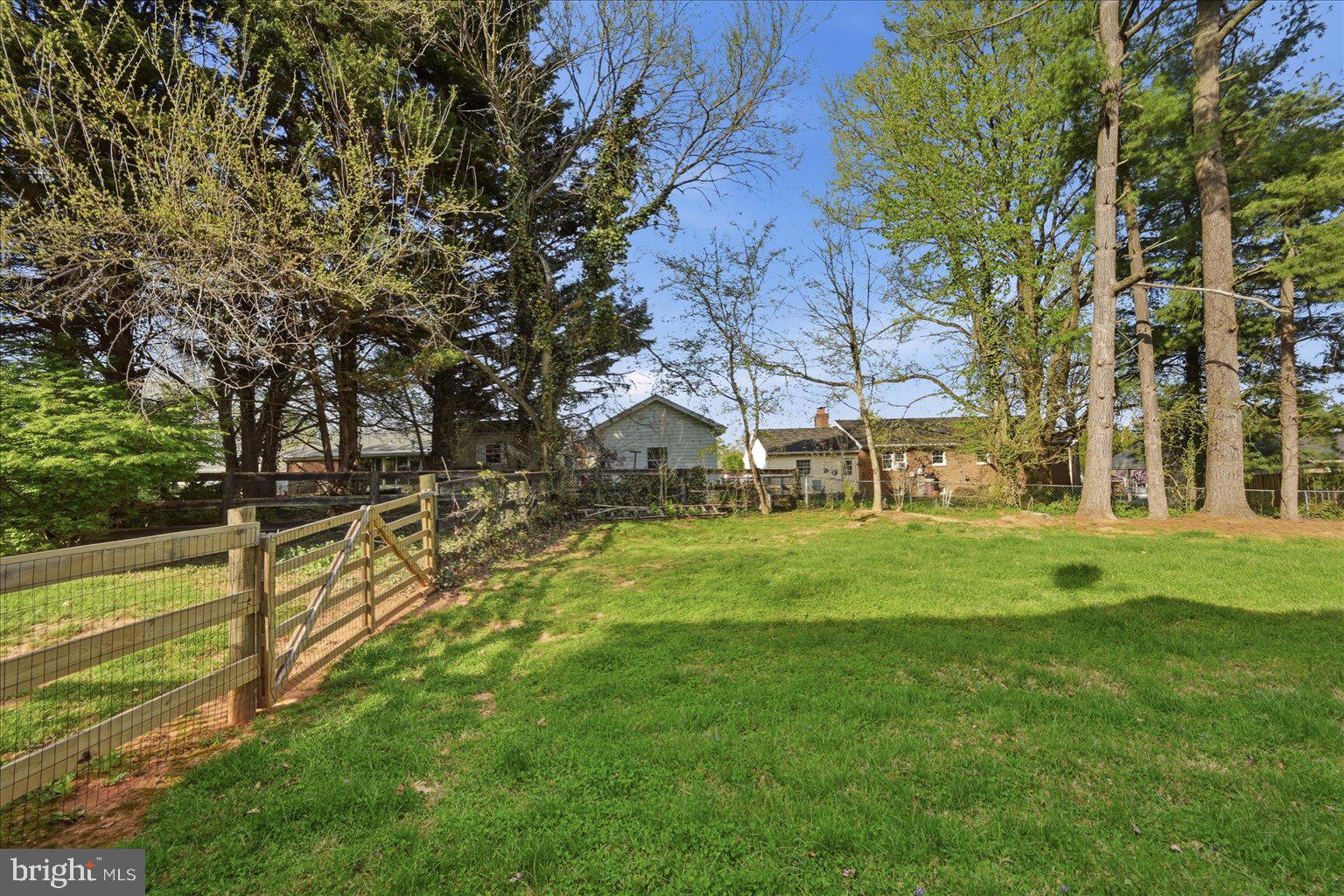 17550 Deavers Court Hamilton, VA 20158 - Photo 54 of 64 Backyard