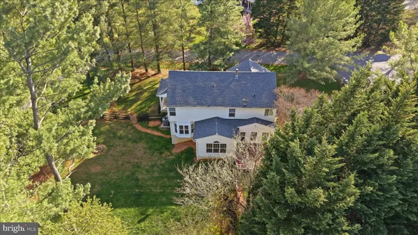 $850,000 | 17550 Deavers Court, Hamilton, VA 20158