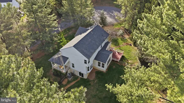 $850,000 | 17550 Deavers Court, Hamilton, VA 20158