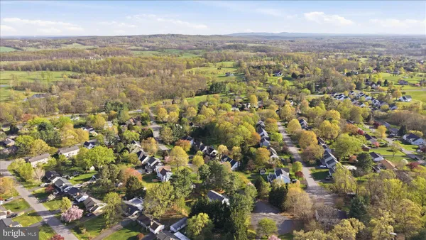 $850,000 | 17550 Deavers Court, Hamilton, VA 20158