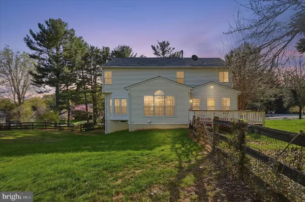 $850,000 | 17550 Deavers Court, Hamilton, VA 20158