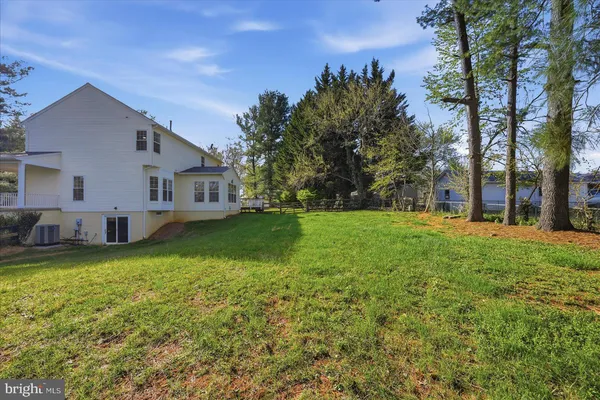 $850,000 | 17550 Deavers Court, Hamilton, VA 20158