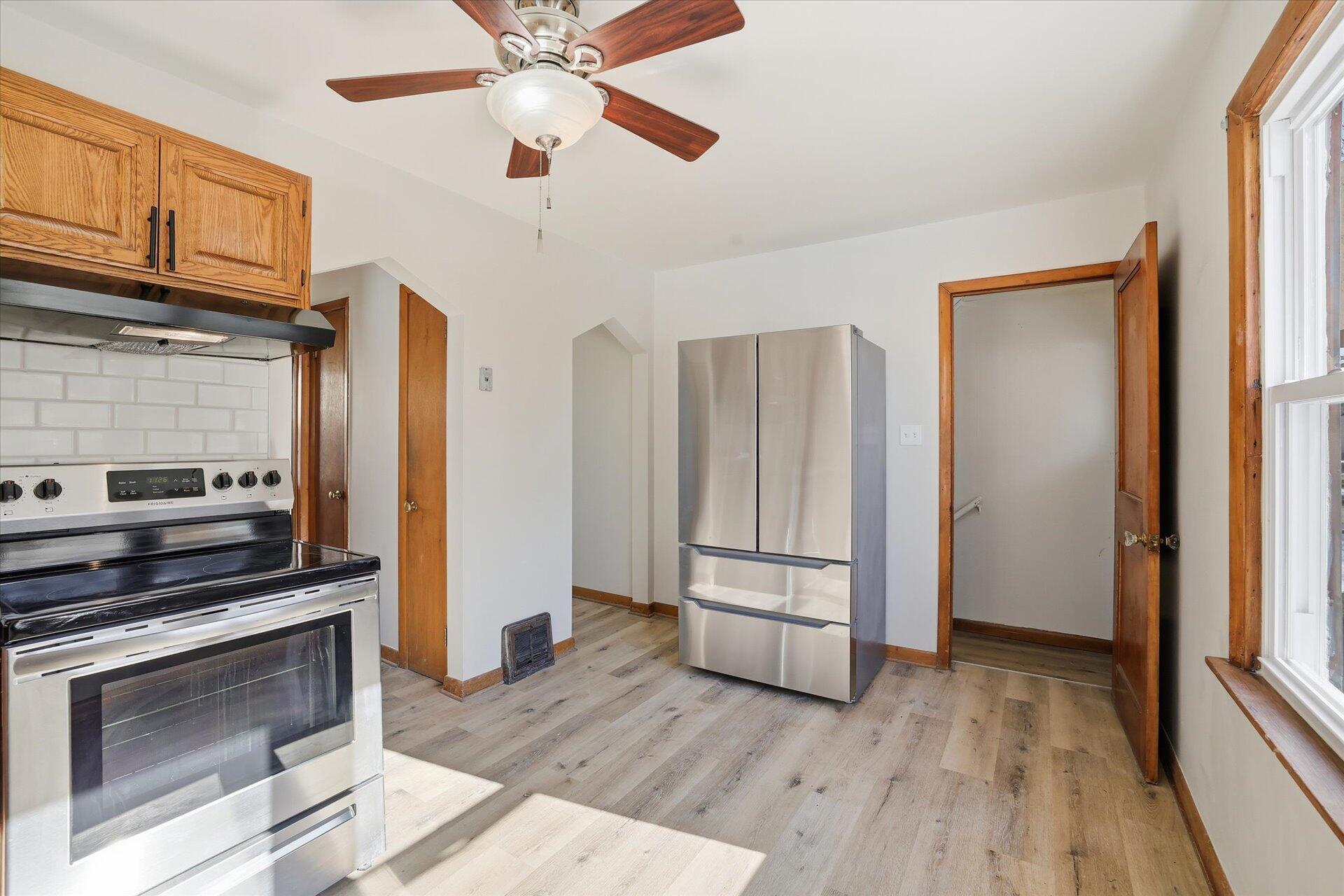 4541 North 65th Street Milwaukee, WI 53218 - Photo 12 of 34 13-013_ACAM9339