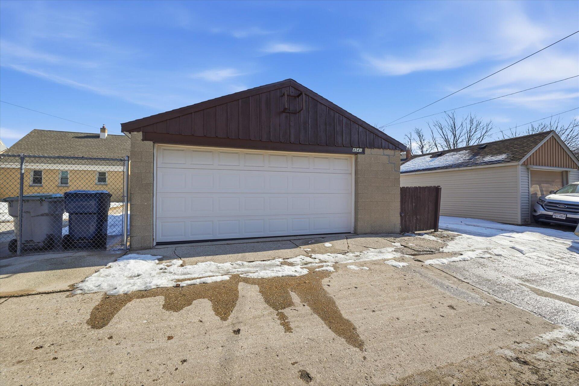 4541 North 65th Street Milwaukee, WI 53218 - Photo 31 of 34 32-032_ACAM9390