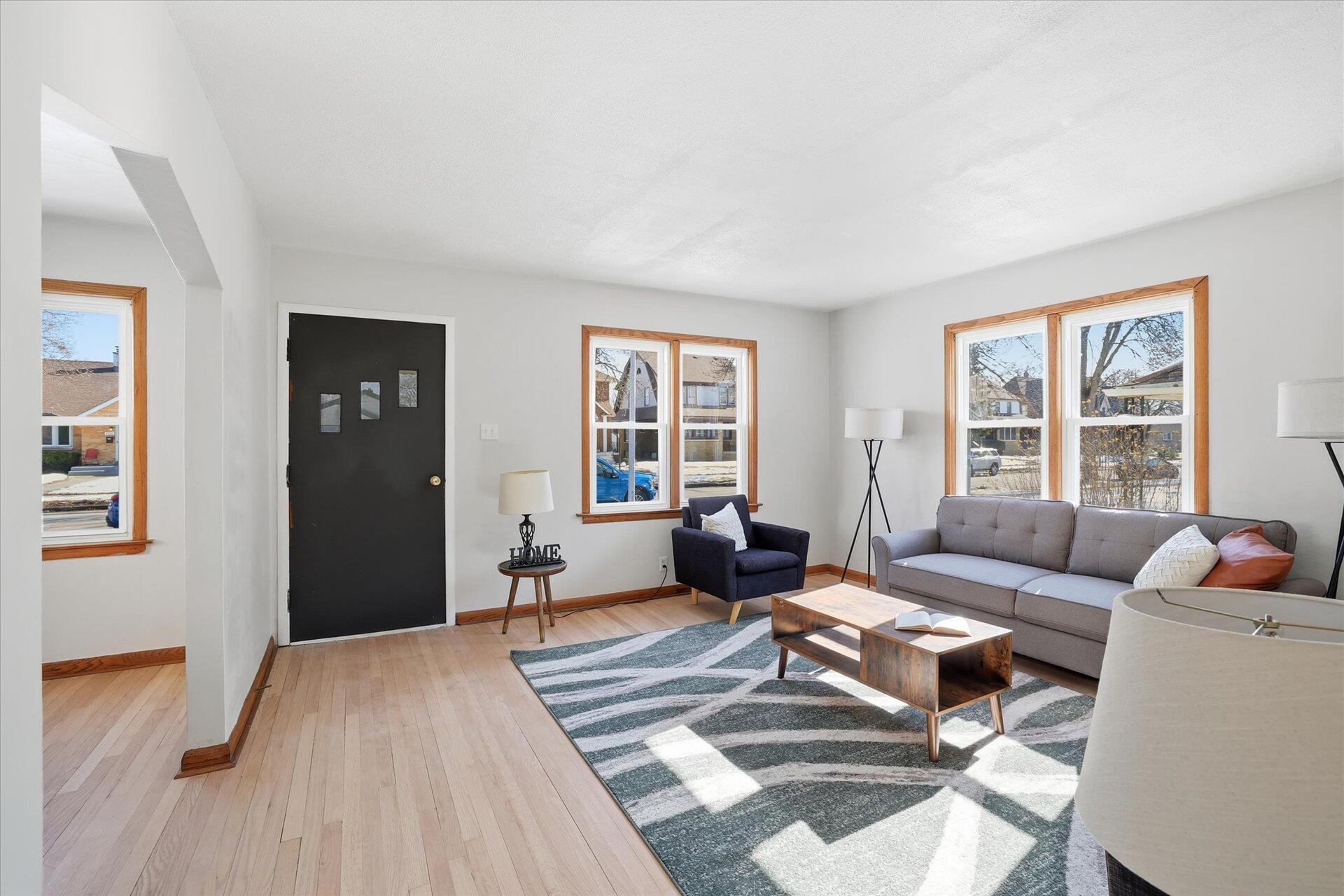 4541 North 65th Street Milwaukee, WI 53218 - Photo 3 of 34 07-007_ACAM9312