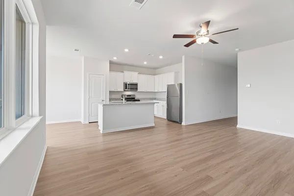 $2,330 | 1023 Rosewood Trail, Beasley, TX 77417