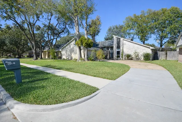 $2,275 | 15702 Tumbling Rapids Drive, Houston, TX 77084