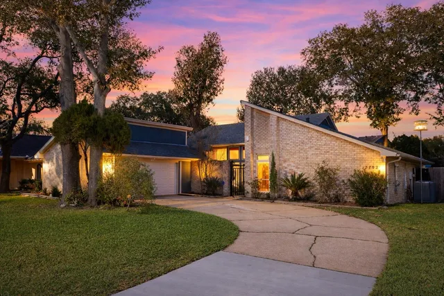 $2,275 | 15702 Tumbling Rapids Drive, Houston, TX 77084