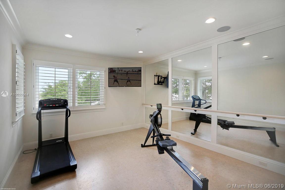 5241 Pennock Point Road Jupiter, FL 33458 - Photo 35 of 51 a view of a workspace with gym equipment