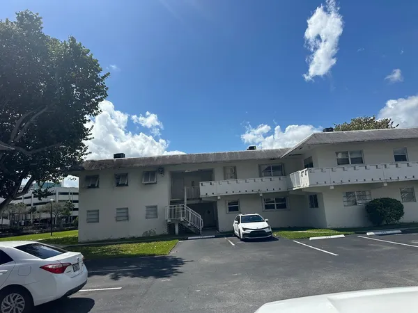 $2,150 | 7330 Southwest 82nd Street, Unit B115, Miami, FL 33143