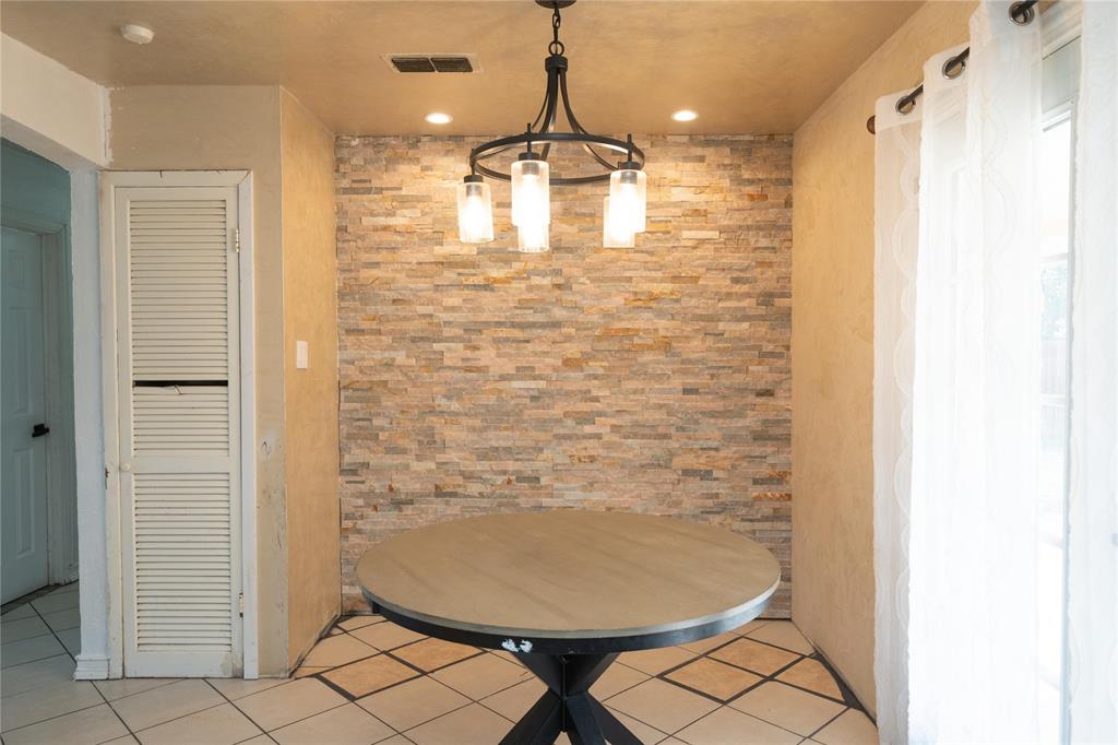 913 Russell Road Everman, TX 76140 - Photo 8 of 28