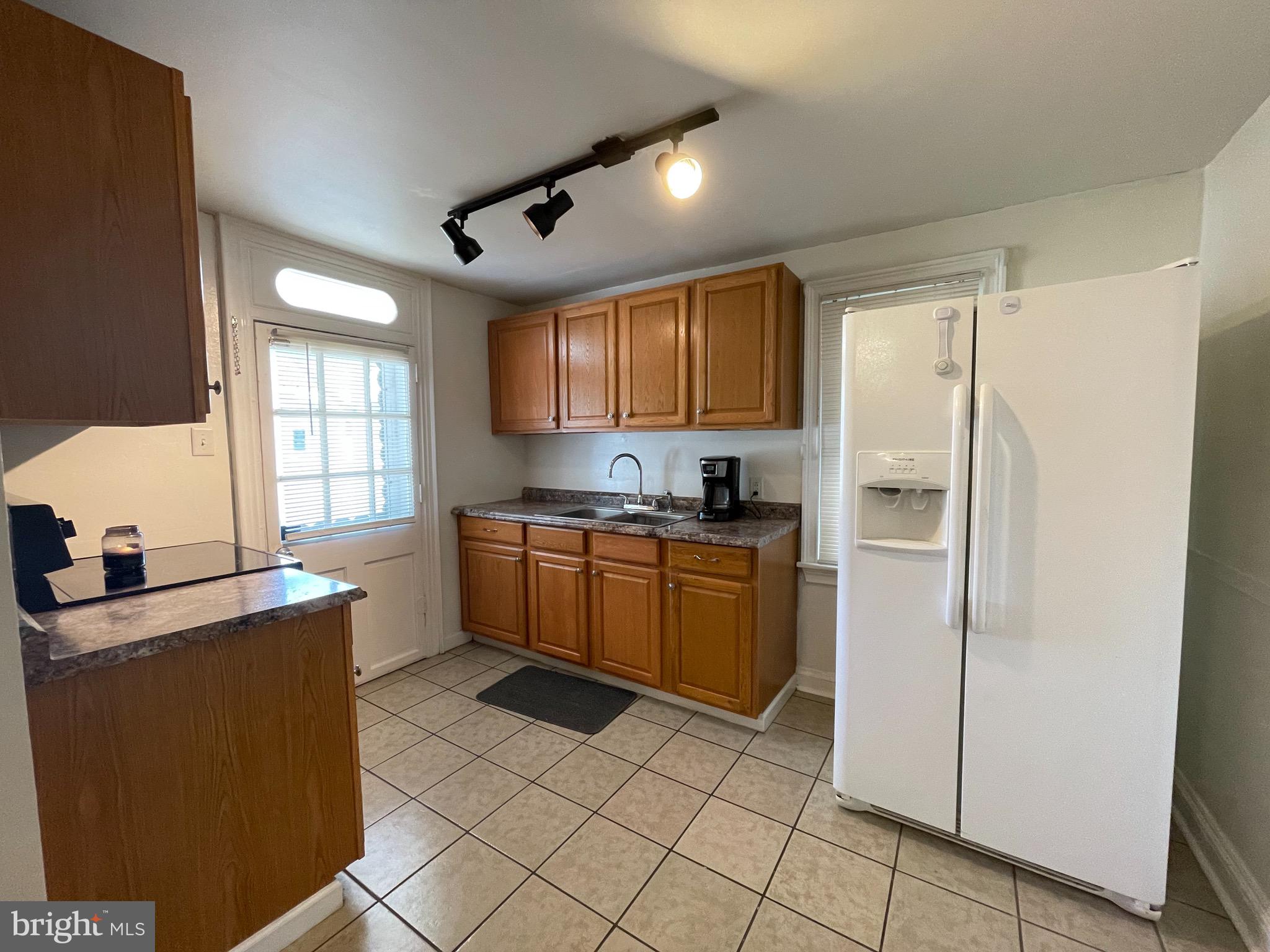323 Spring Avenue Hanover, PA 17331 - Photo 4 of 37 Gallery Image 4