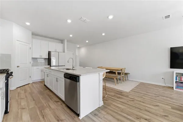 $379,900 | 1665 Villageside Court, Lawrenceville, GA 30043