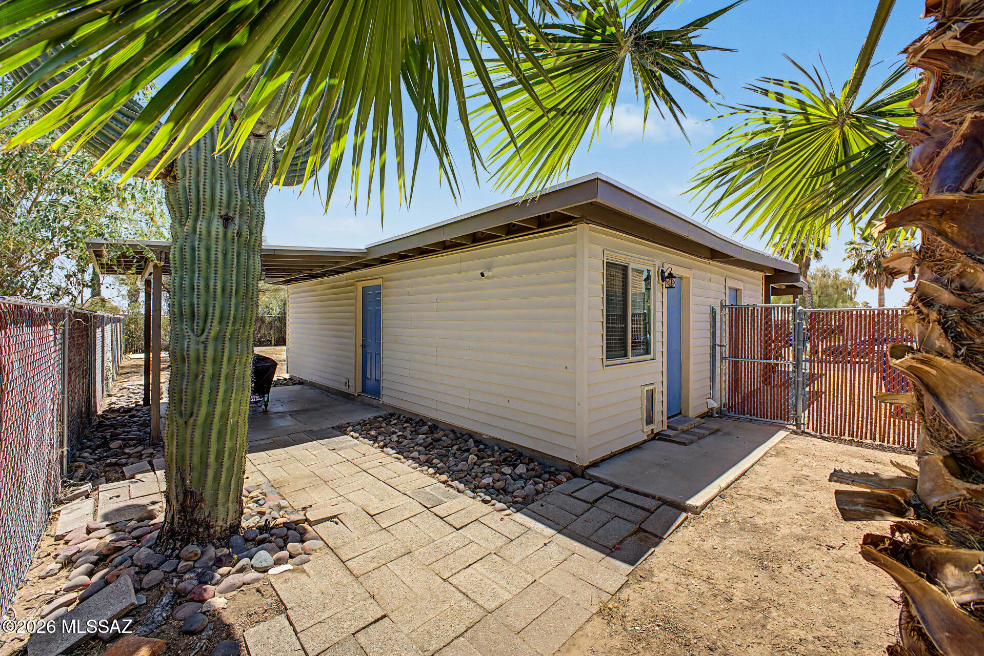3249 South Serena Circle Tucson, AZ 85730 - Photo 26 of 27 Side yard, new fence installed with privacy flaps