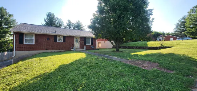 $227,500 | 3011 Ferncliff Avenue Northwest, Roanoke, VA 24017