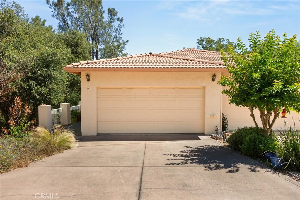 7 Hidden Brooke Way Chico, CA 95928 - Photo 34 of 40 Garage