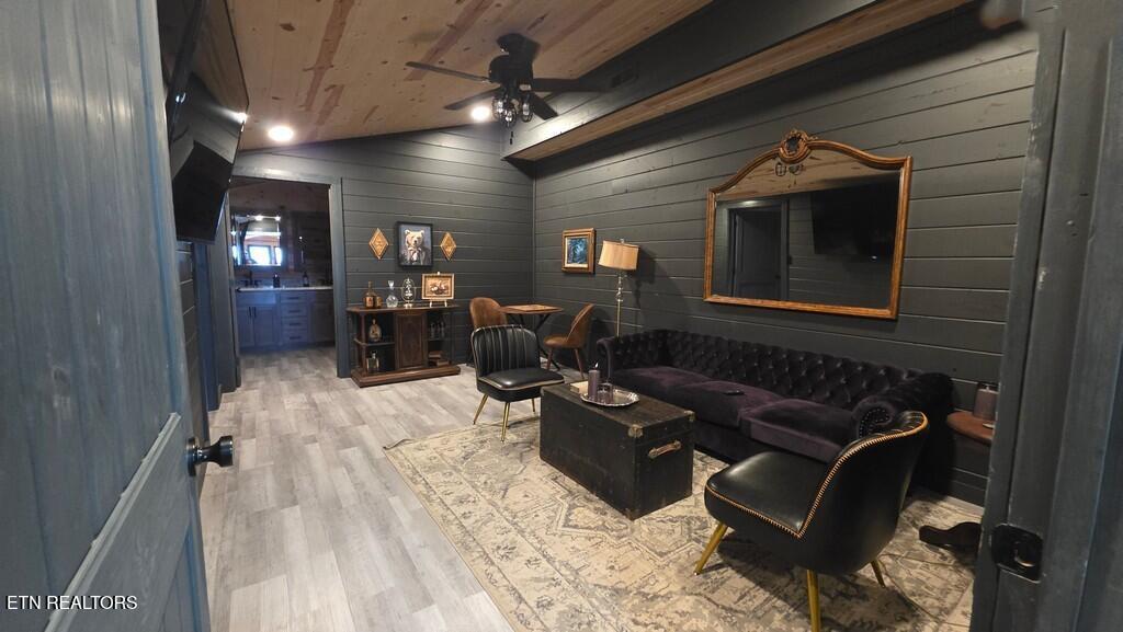 2869 Hatcher Mountain Road Sevierville, TN 37862 - Photo 40 of 43 Gentalmens room