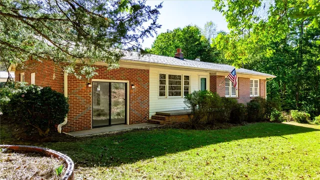 $240,000 | 105 Midway Drive, Westminster, SC 29693