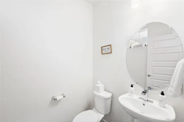 $3,000 | 23728 East Ida Drive, Unit B, Aurora, CO 80016