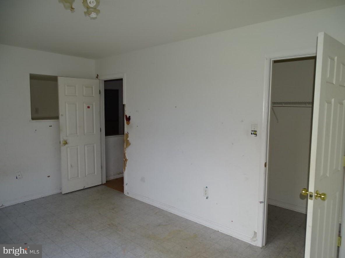 11012 Powell Road Thurmont, MD 21788 - Photo 12 of 25 Living Room