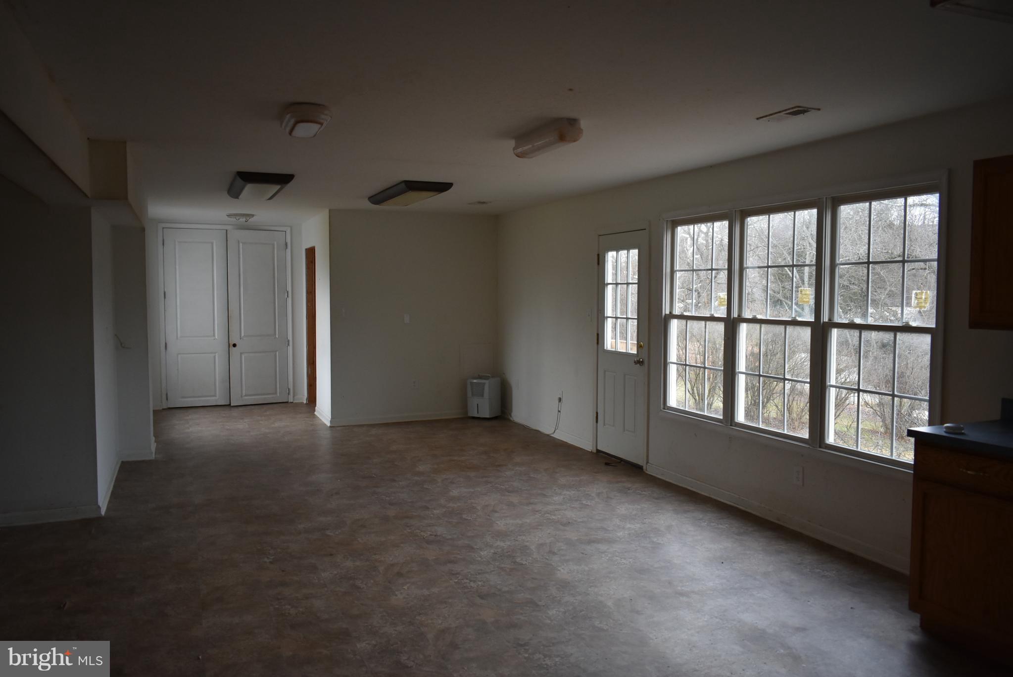 11012 Powell Road Thurmont, MD 21788 - Photo 18 of 25 Family Room