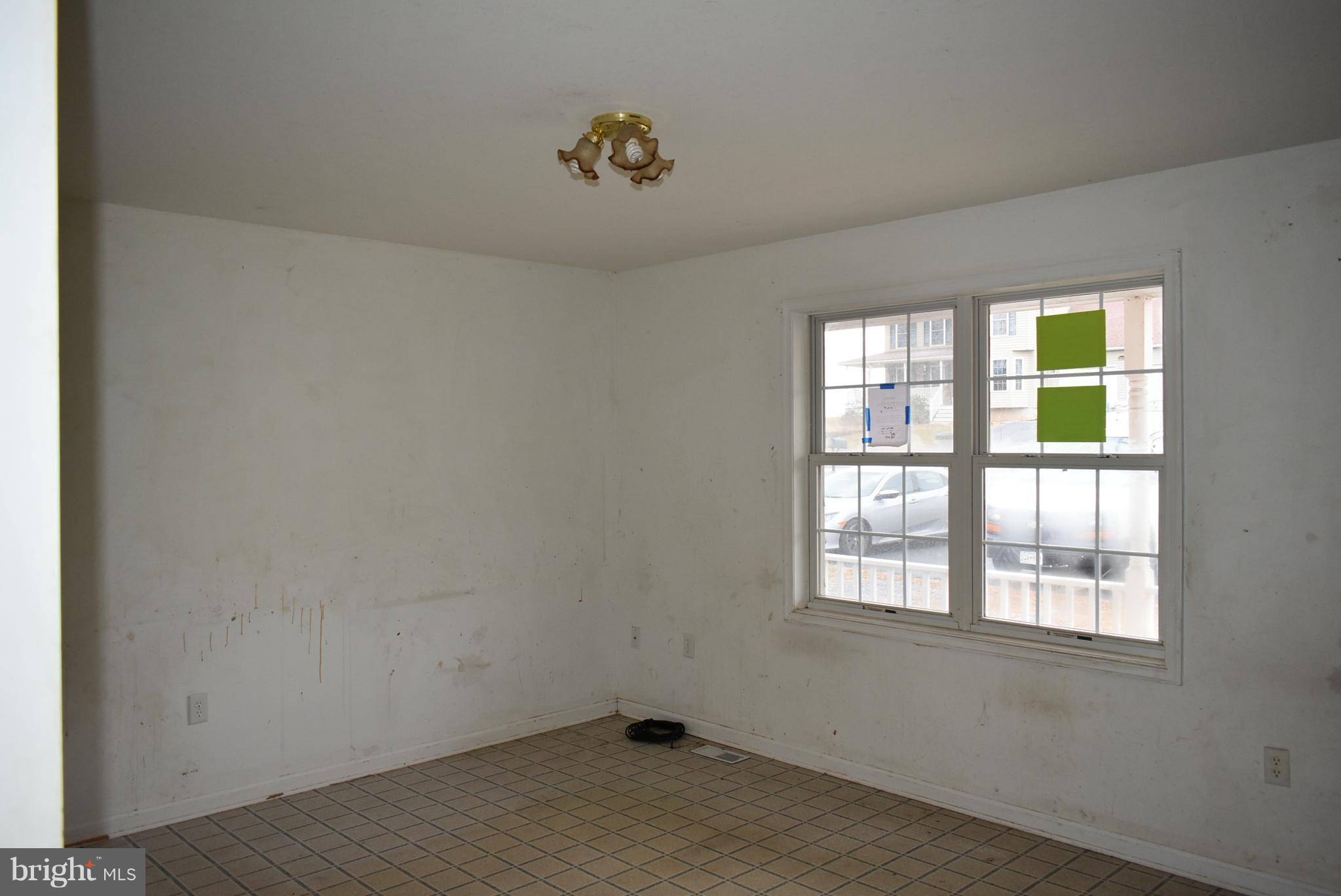 11012 Powell Road Thurmont, MD 21788 - Photo 19 of 25 Living Room