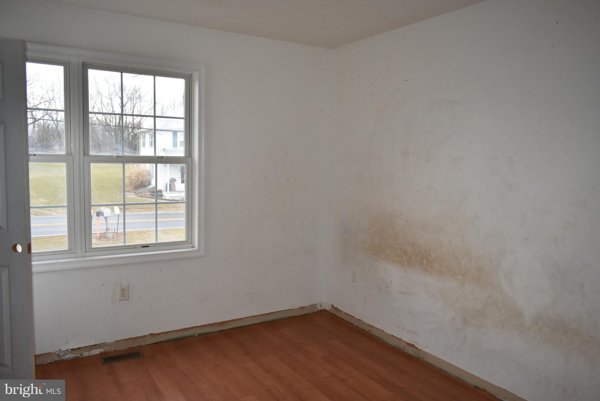 11012 Powell Road Thurmont, MD 21788 - Photo 20 of 25 Dining Room
