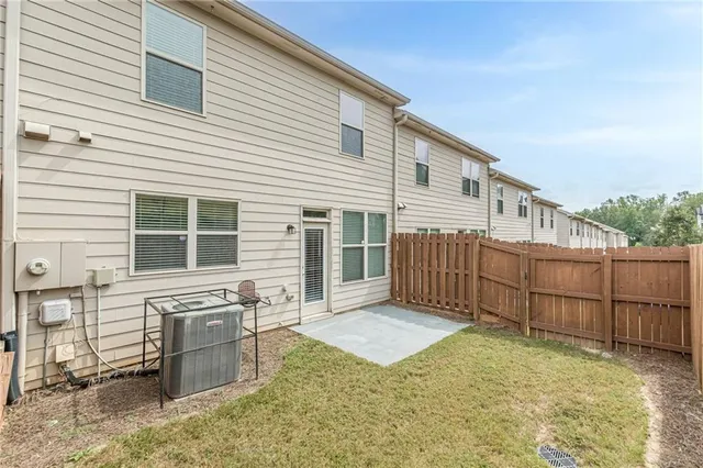 $2,200 | 5725 Radford Loop, Fairburn, GA 30213