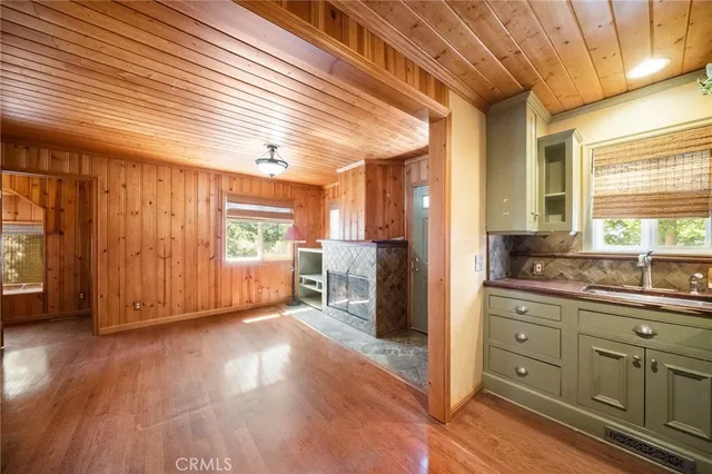 $270,000 | 746 West Victoria Court, Lake Arrowhead, CA 92352