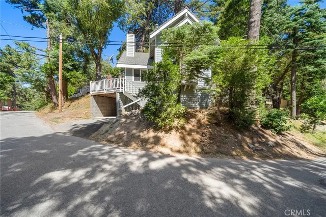 $270,000 | 746 West Victoria Court, Lake Arrowhead, CA 92352